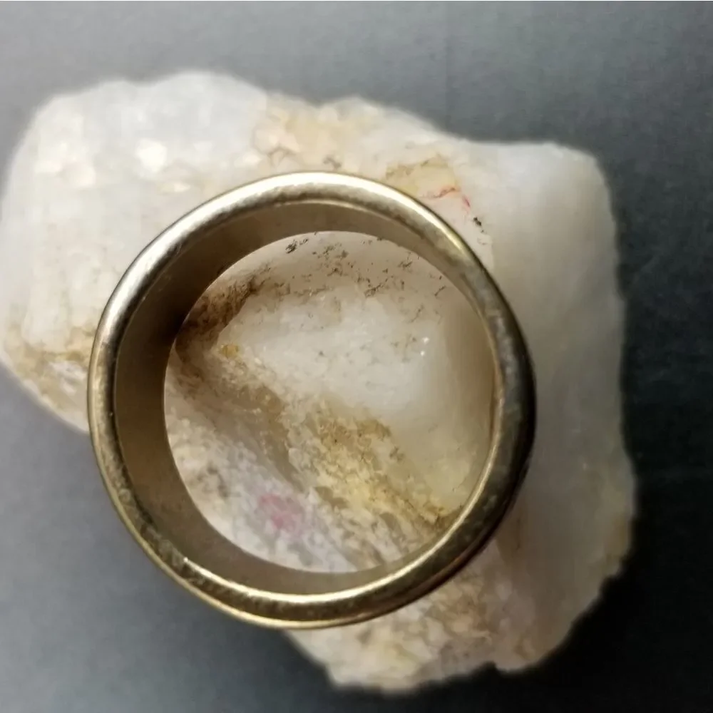 Stunning love gold tone ring size 7 promise jewelry bridal engagement. R121